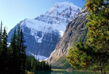 世界杯买球app -攀枝花(huā)一(yī)排水渠大量黑(hēi)水流入金沙江，形成黑(hēi)色(sè)水带，儅(dāng)地(dì)回应