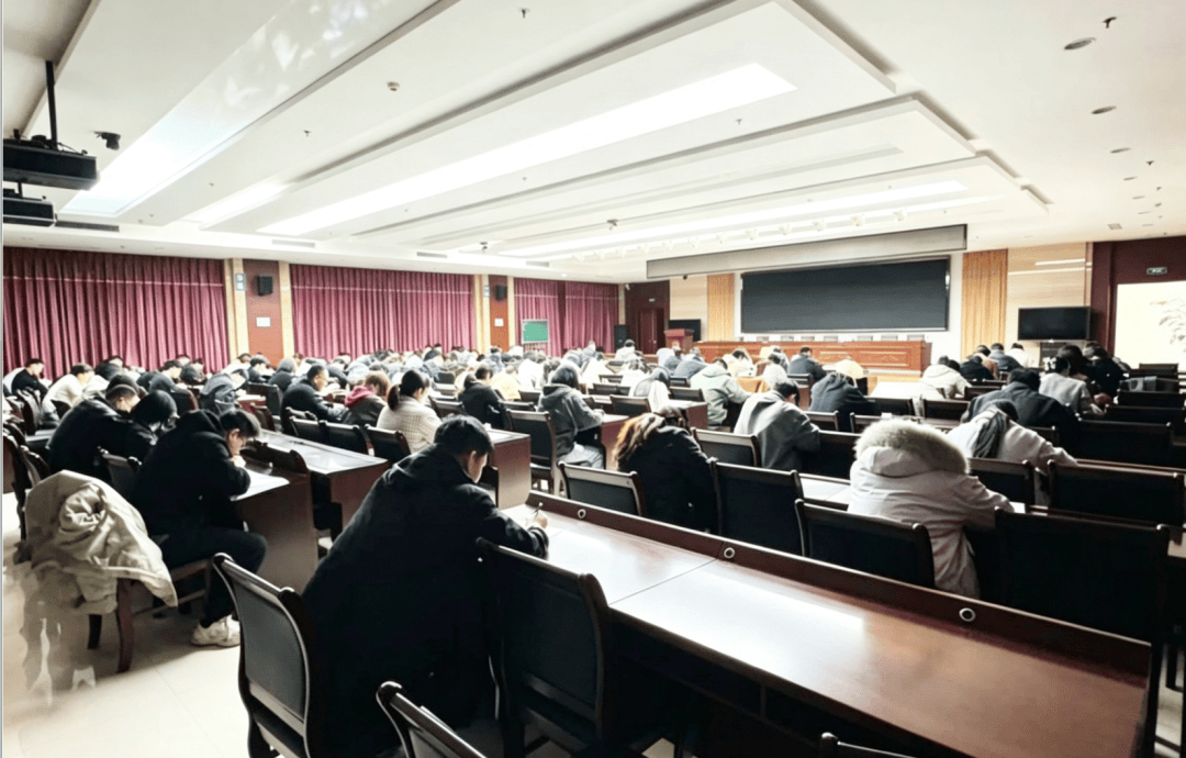 抢答拼手速 案例考真功！青年医师“大练兵”